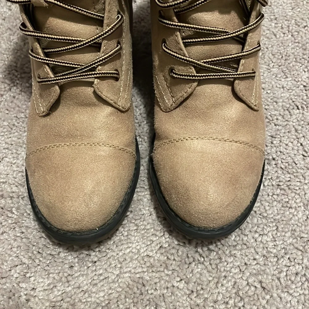 Cliffs by White Mountain Tan Ankle Boots Women’s 5.5 Lace Up Cozy Knit Cuff